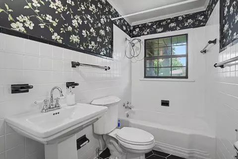 Bath - 602 Elgin Pl, Broken Arrow, OK 74012 photo 4 of 5