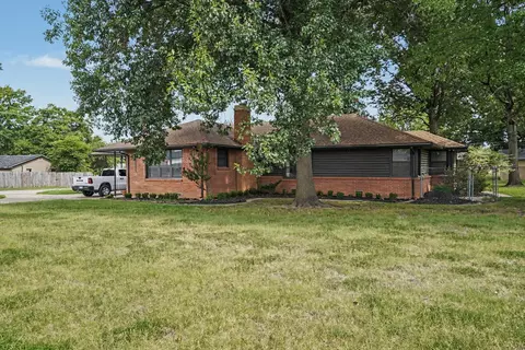 Exterior - 602 Elgin Pl, Broken Arrow, OK 74012 photo 2 of 9