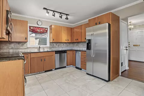 Kitchen - 1218 E 30th Pl, Tulsa, OK 74114 photo 3 of 4