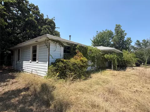 201 Mockingbird Ln, Healdton, OK 73438
