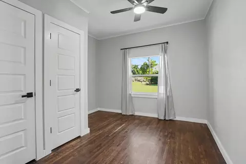 Bedroom - 503 E Marshall Pl E, Tulsa, OK 74106 photo 1 of 5