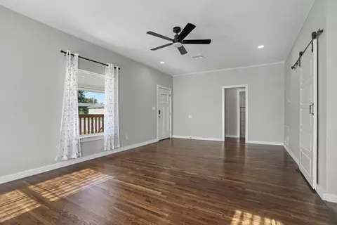 Living - 503 E Marshall Pl E, Tulsa, OK 74106 photo 3 of 4