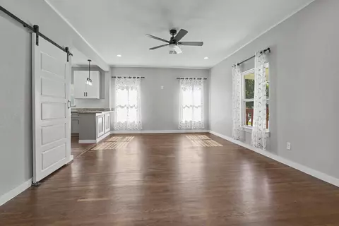 Living - 503 E Marshall Pl E, Tulsa, OK 74106 photo 2 of 4