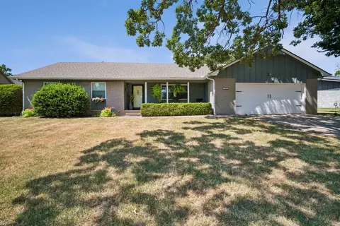 710 Martin Cir, Sand Springs, OK 74063