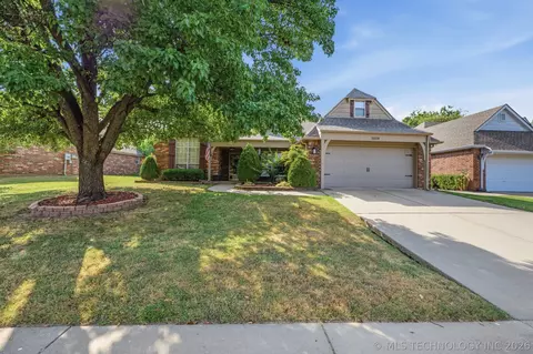 11608 E 102nd St N, Owasso, OK 74055