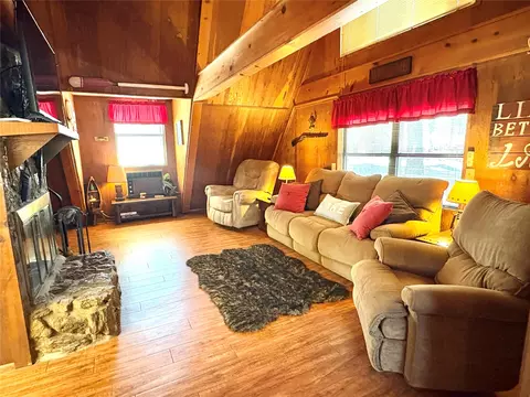 Living - 979 County Line Rd, Eufaula, OK 74432 photo 3 of 6