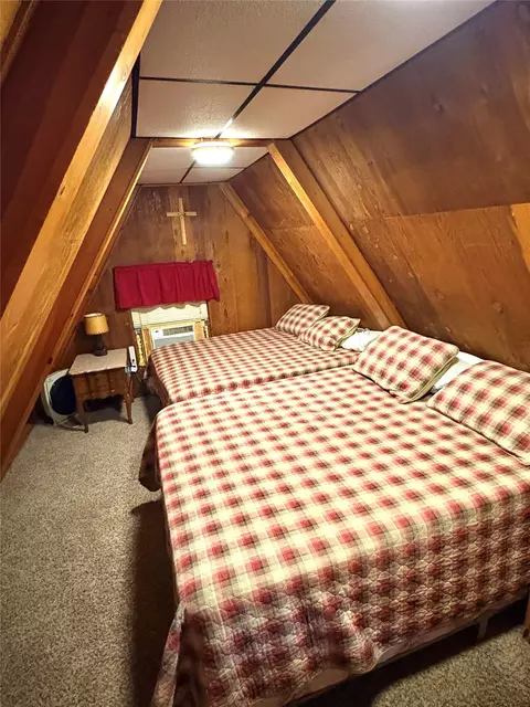 Bedroom - 979 County Line Rd, Eufaula, OK 74432 photo 2 of 3