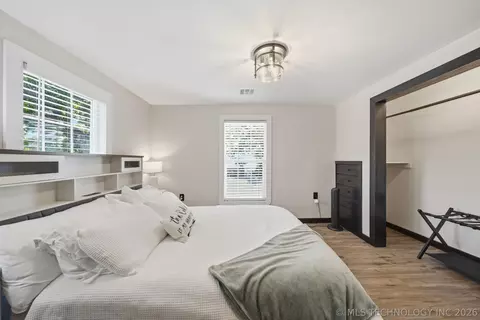 Bedroom - 519 W Forrest Ave, Eufaula, OK 74432 photo 7 of 10