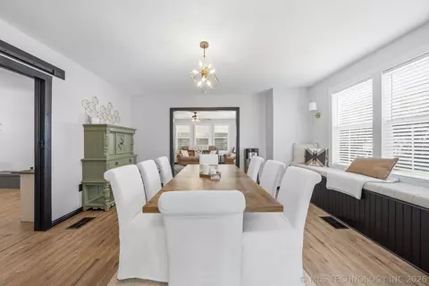Dining - 519 W Forrest Ave, Eufaula, OK 74432 photo 1 of 2