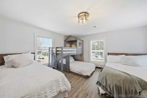 Bedroom - 519 W Forrest Ave, Eufaula, OK 74432 photo 9 of 10