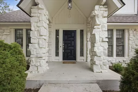 Exterior - 11033 E 66th St, Tulsa, OK 74133 photo 6 of 9