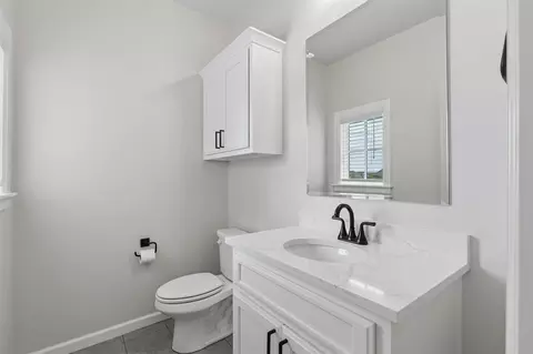 Bath - 88 E 165th Pl S, Glenpool, OK 74033 photo 8 of 10