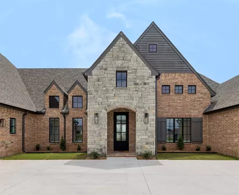 Exterior - 88 E 165th Pl S, Glenpool, OK 74033 photo 3 of 8