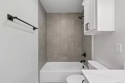 Bath - 88 E 165th Pl S, Glenpool, OK 74033 photo 10 of 10