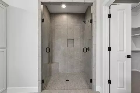 Bath - 88 E 165th Pl S, Glenpool, OK 74033 photo 5 of 10