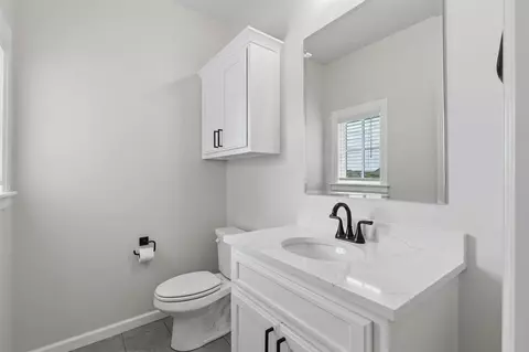 Bath - 88 E 165th Pl S, Glenpool, OK 74033 photo 8 of 10
