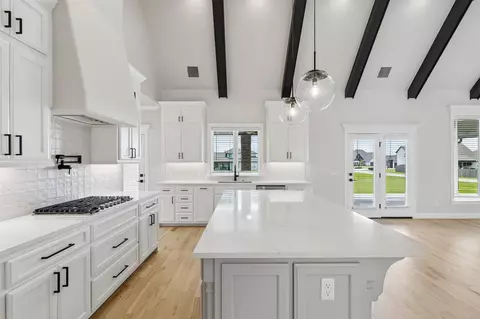 Kitchen - 88 E 165th Pl S, Glenpool, OK 74033 photo 3 of 5