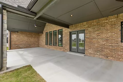 Exterior - 88 E 165th Pl S, Glenpool, OK 74033 photo 5 of 8