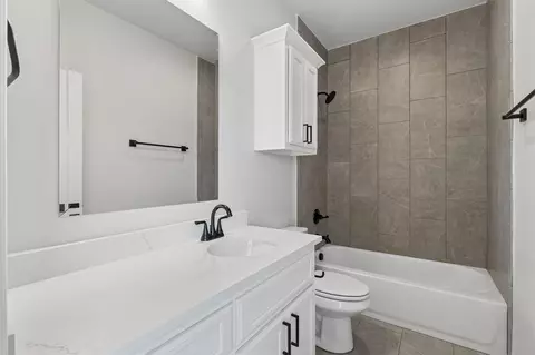 Bath - 88 E 165th Pl S, Glenpool, OK 74033 photo 6 of 10