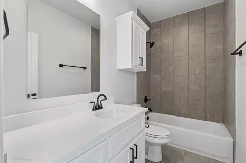 Bath - 88 E 165th Pl S, Glenpool, OK 74033 photo 6 of 10