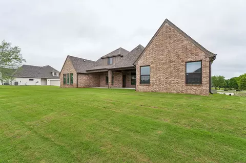 Exterior - 22018 E 113th St N, Broken Arrow, OK 74014 photo 6 of 11