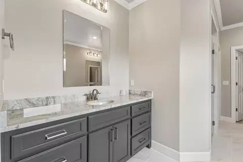 Bath - 22018 E 113th St N, Broken Arrow, OK 74014 photo 2 of 14