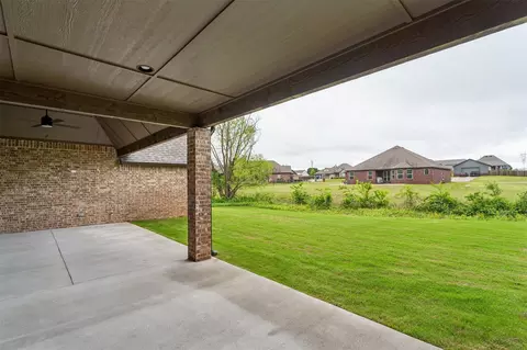 Exterior - 22018 E 113th St N, Broken Arrow, OK 74014 photo 3 of 11