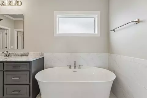Bath - 22018 E 113th St N, Broken Arrow, OK 74014 photo 4 of 14
