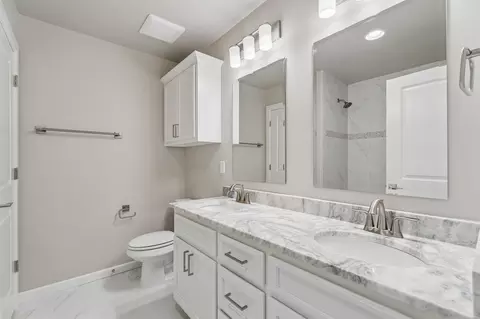 Bath - 22018 E 113th St N, Broken Arrow, OK 74014 photo 13 of 14