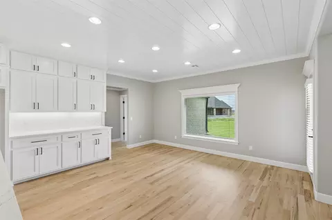 Living - 214 E 164th Pl S, Glenpool, OK 74033 photo 5 of 7