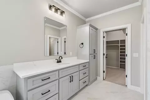 Bath - 214 E 164th Pl S, Glenpool, OK 74033 photo 1 of 9
