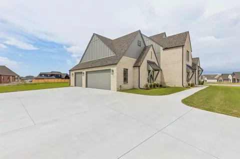 Exterior - 214 E 164th Pl S, Glenpool, OK 74033 photo 7 of 7