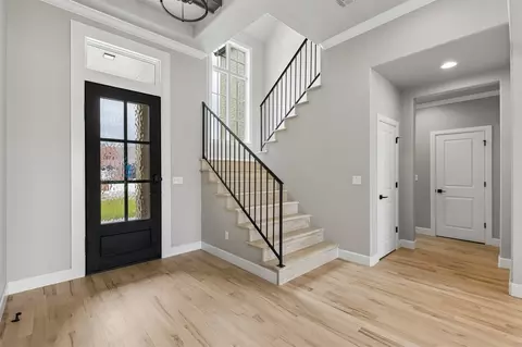 Entry Way - 214 E 164th Pl S, Glenpool, OK 74033 photo 1 of 3