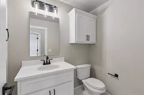 Bath - 214 E 164th Pl S, Glenpool, OK 74033 photo 6 of 9