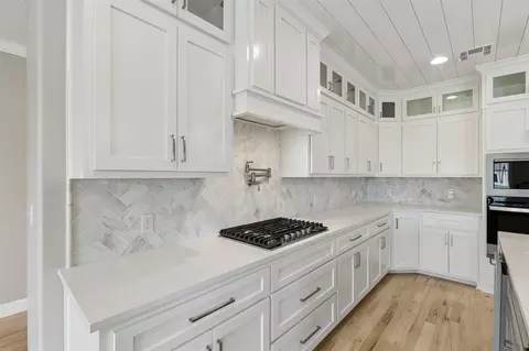 Kitchen - 103 E 165th Pl S, Glenpool, OK 74033 photo 5 of 5