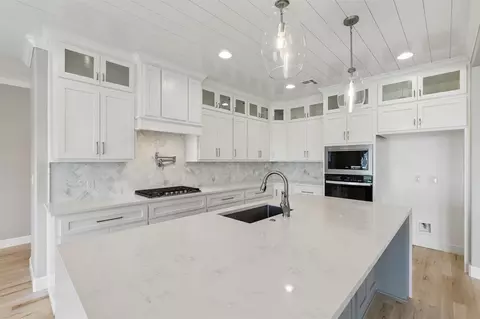 Kitchen - 103 E 165th Pl S, Glenpool, OK 74033 photo 2 of 5