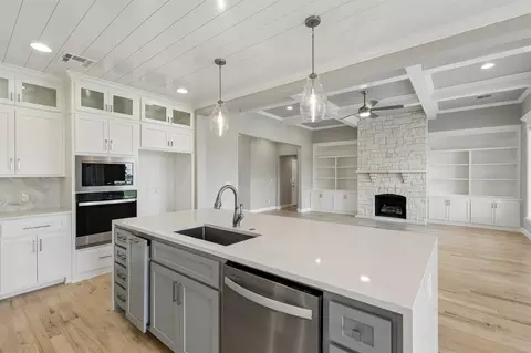 Kitchen - 103 E 165th Pl S, Glenpool, OK 74033 photo 4 of 5