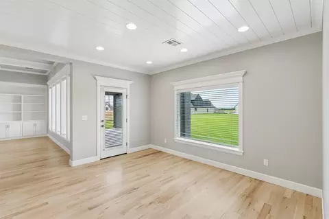 Living - 103 E 165th Pl S, Glenpool, OK 74033 photo 5 of 6