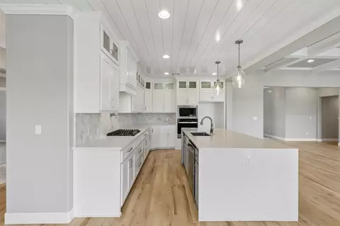 Kitchen - 103 E 165th Pl S, Glenpool, OK 74033 photo 3 of 5