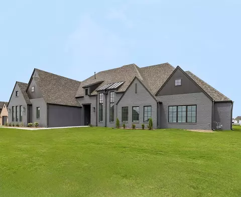 Exterior - 103 E 165th Pl S, Glenpool, OK 74033 photo 2 of 6