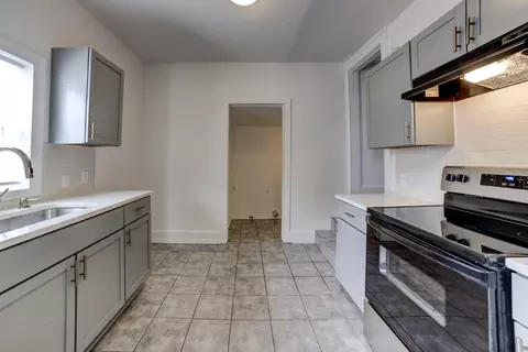 Kitchen - 2009 E 2nd St, Tulsa, OK 74104 photo 1 of 3
