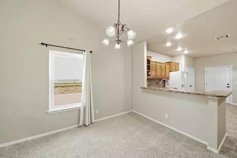 Dining - 8401 E 74th Pl, Tulsa, OK 74133 photo 1 of 1