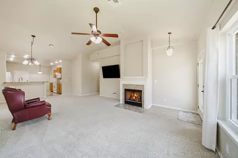 Living - 8401 E 74th Pl, Tulsa, OK 74133 photo 2 of 3