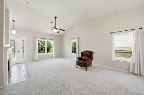 Living - 8401 E 74th Pl, Tulsa, OK 74133 photo 1 of 3