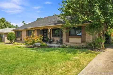 Exterior - 6930 E 20th St, Tulsa, OK 74112 photo 2 of 7