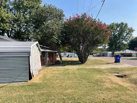 102 N Collins St, Colbert, OK 74733 photo 10