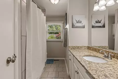 Bath - 4435 E 60th St, Tulsa, OK 74135 photo 2 of 4