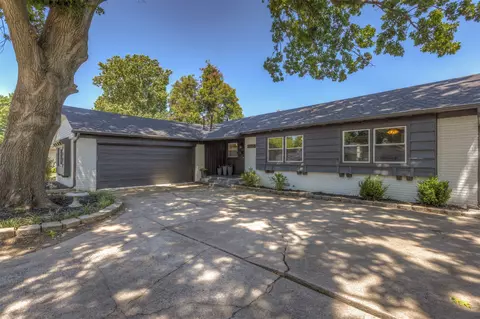 Exterior - 4435 E 60th St, Tulsa, OK 74135 photo 4 of 10