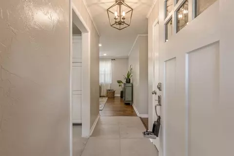 Entry Way - 4435 E 60th St, Tulsa, OK 74135 photo 2 of 6