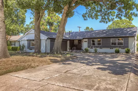 Exterior - 4435 E 60th St, Tulsa, OK 74135 photo 3 of 10
